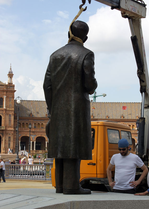 Monumento a Aníbal González