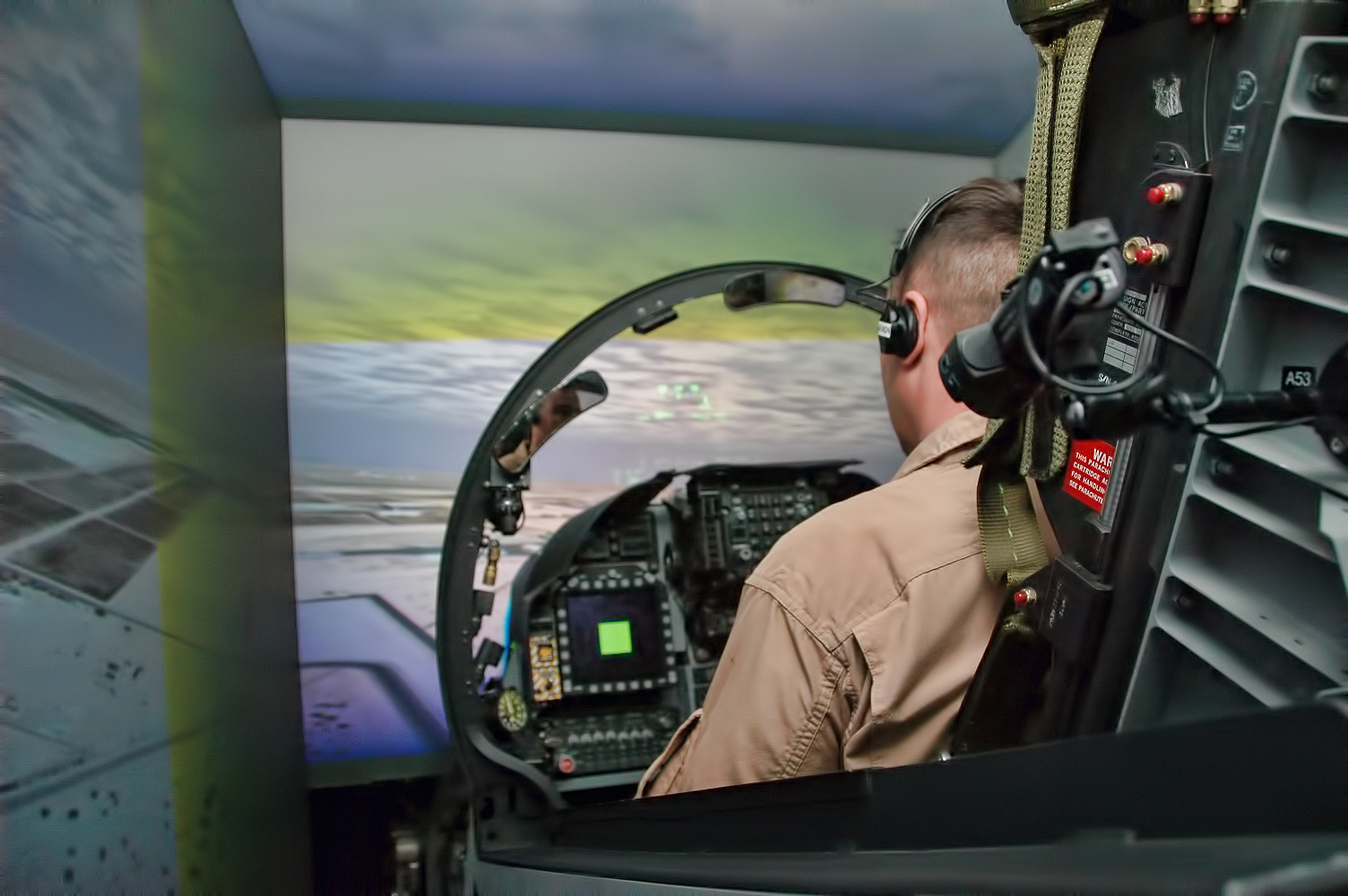 Cabina de un simulador aereo militar de AV-8B 