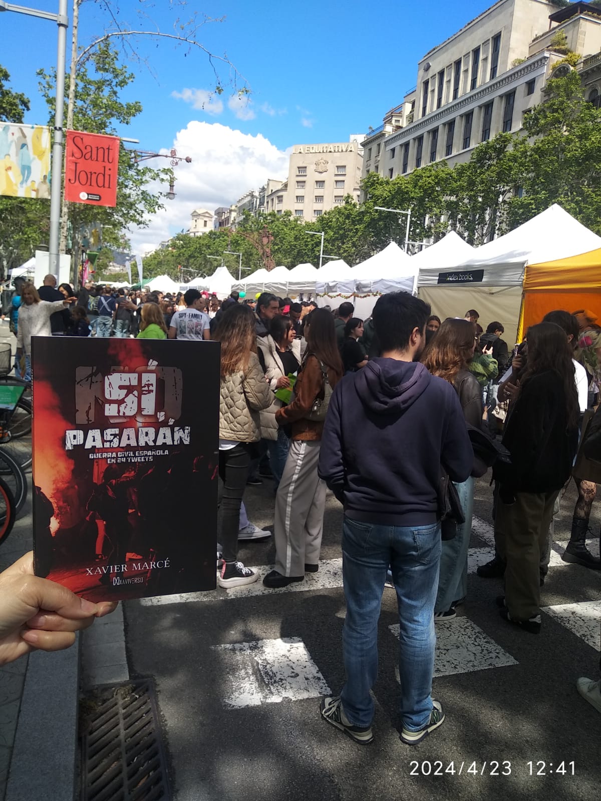 Enrique comparte Sí, pasarán durante Sant Jordi en Barcelona