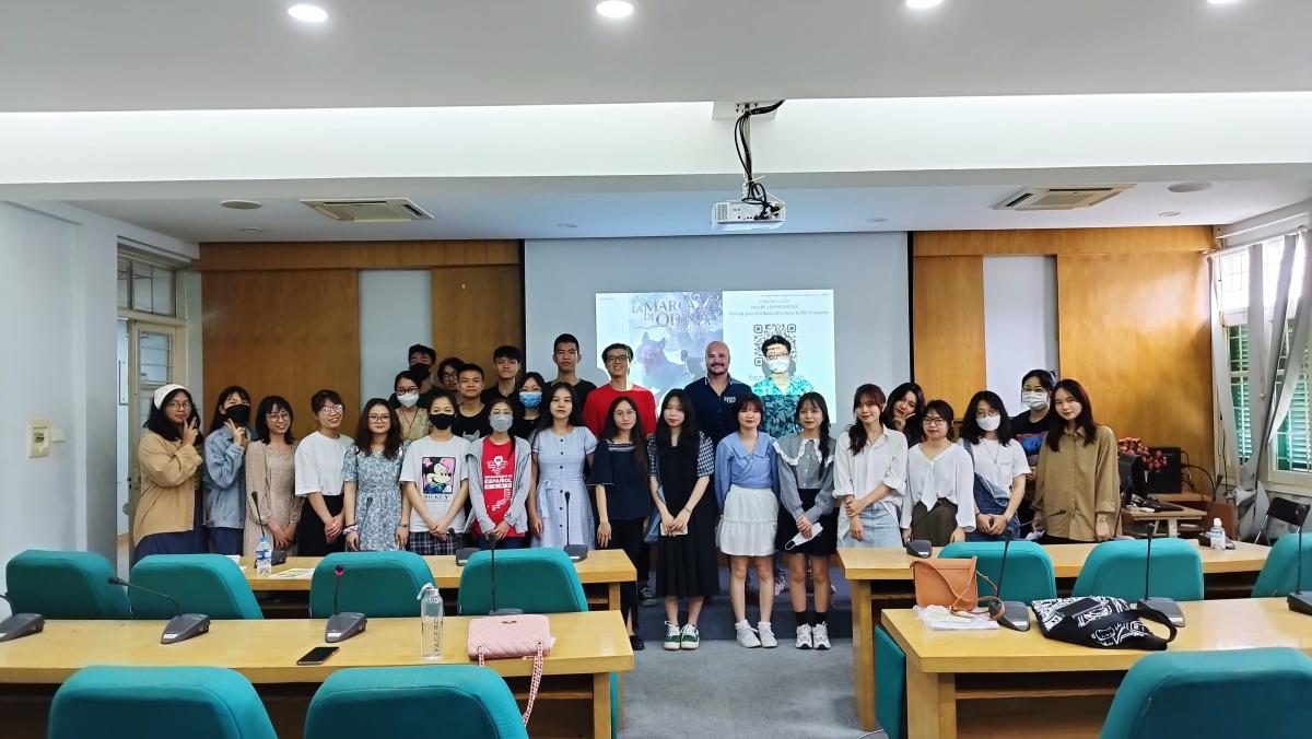 AUTHOR XAVIER MARCÉ INTRODUCES MARK OF ODIN TO THE STUDENTS OF THE UNIVERSITY OF HANOI